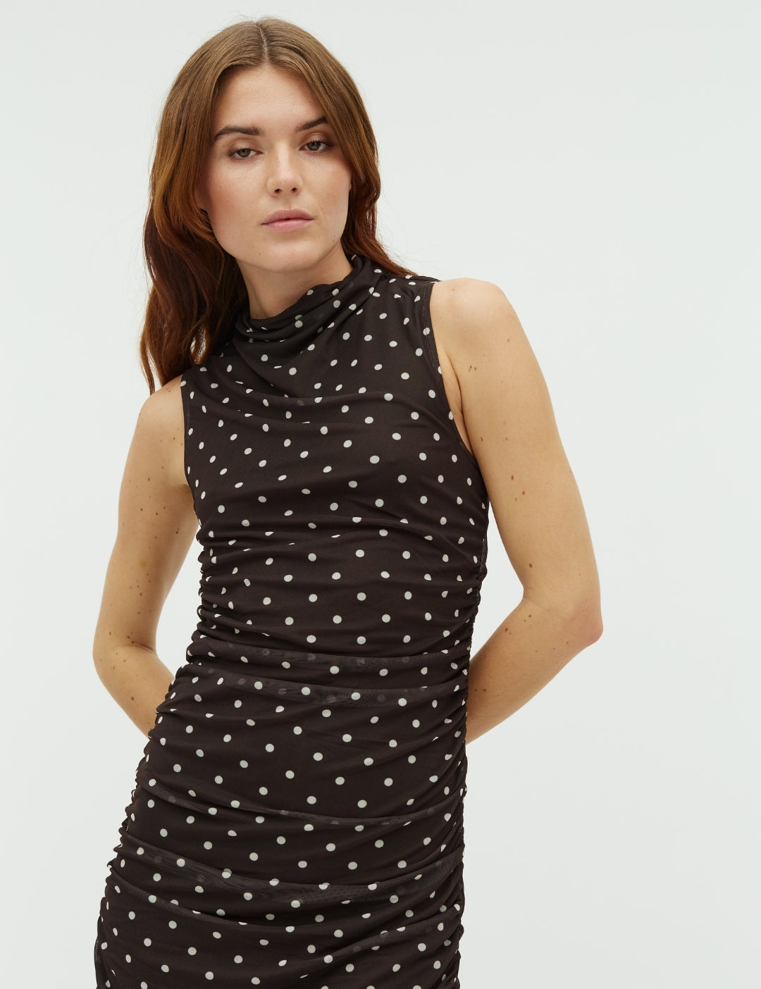 Esthe-M_Java Dots_Model_1