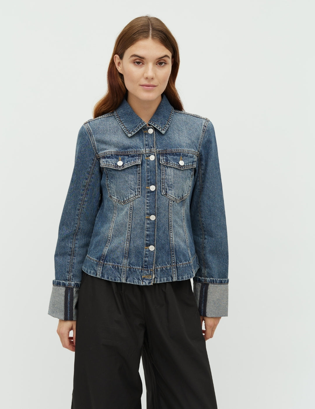 Ami-M_Washed Blue Jay_Model_0