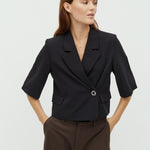 Roselith-M_Black_Model_0