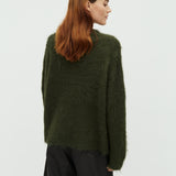 Gillis-M_Pine Green_Model_2