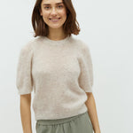 Carla-M_Oat Melange_Model_0