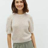 Carla-M_Oat Melange_Model_0