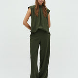 Maaja-M_Pine Green_Model_0