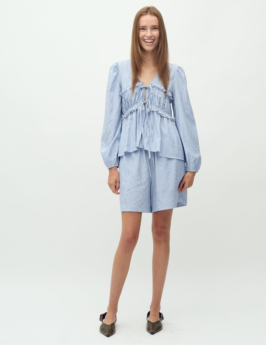 Calyn-M_Blue Zinnia Stripe_Model_0