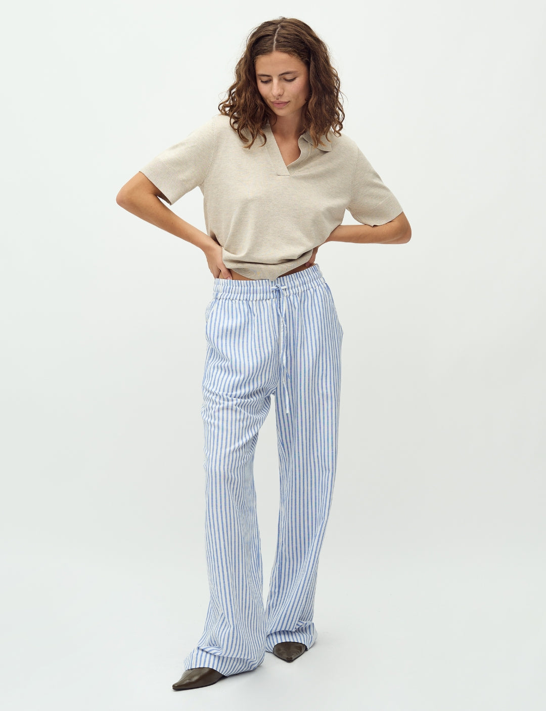 Grasielle-M_Ultramarine stripe_Model_0