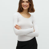 Anna_Optical White_Model_0