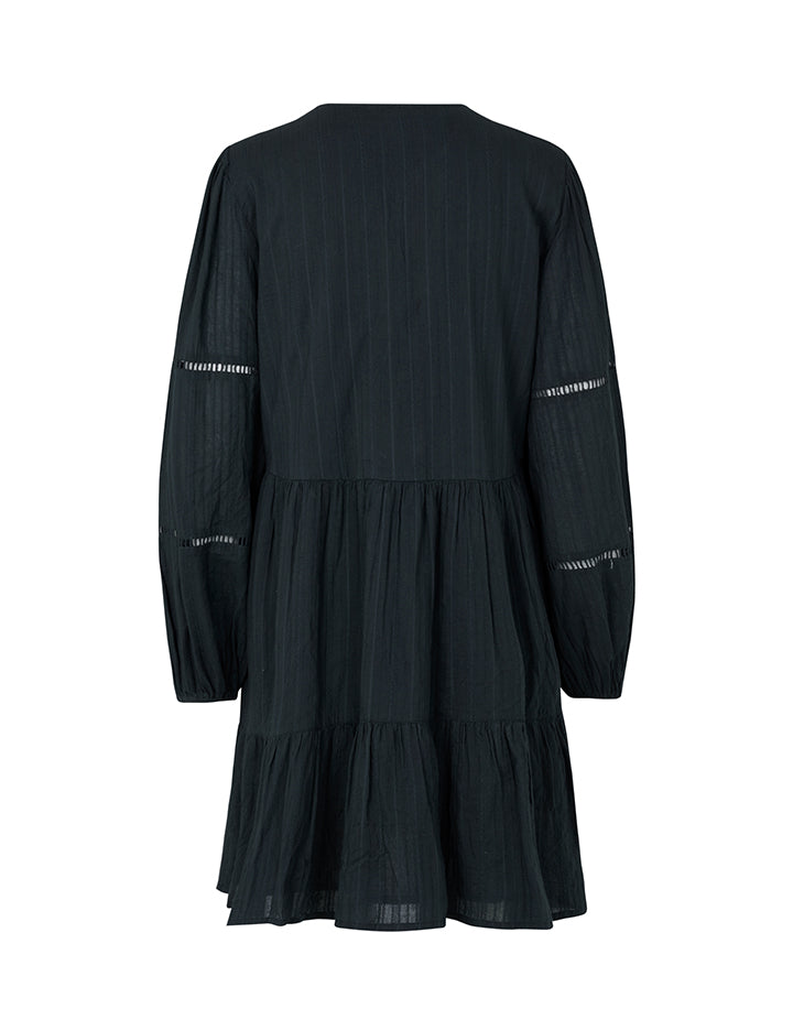 Inge-M_Black_Packshot_1