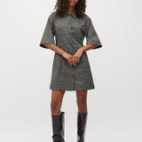 Kalira-M_Charcoal Melange_Model_0