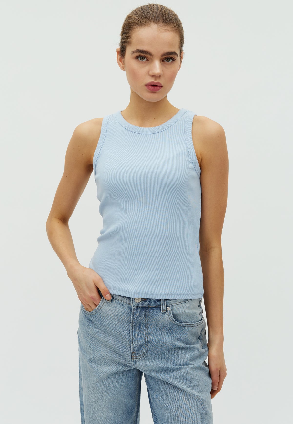 Jaxson-M_Classic Light Blue_Model_0