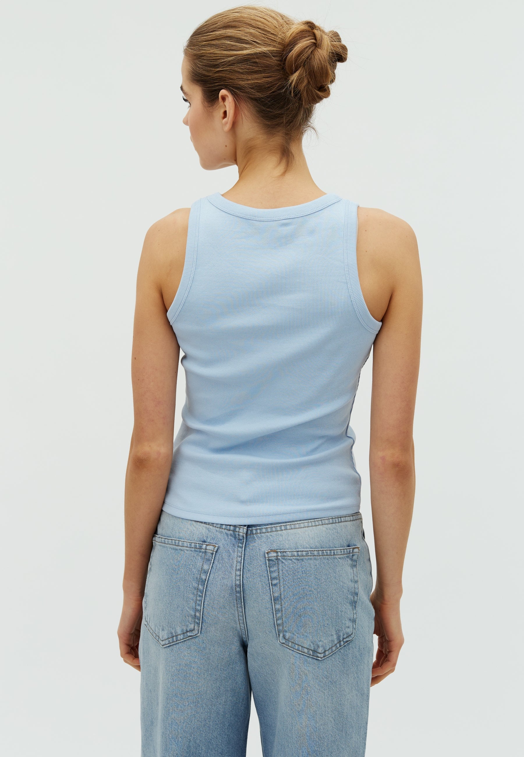 Jaxson-M_Classic Light Blue_Model_2