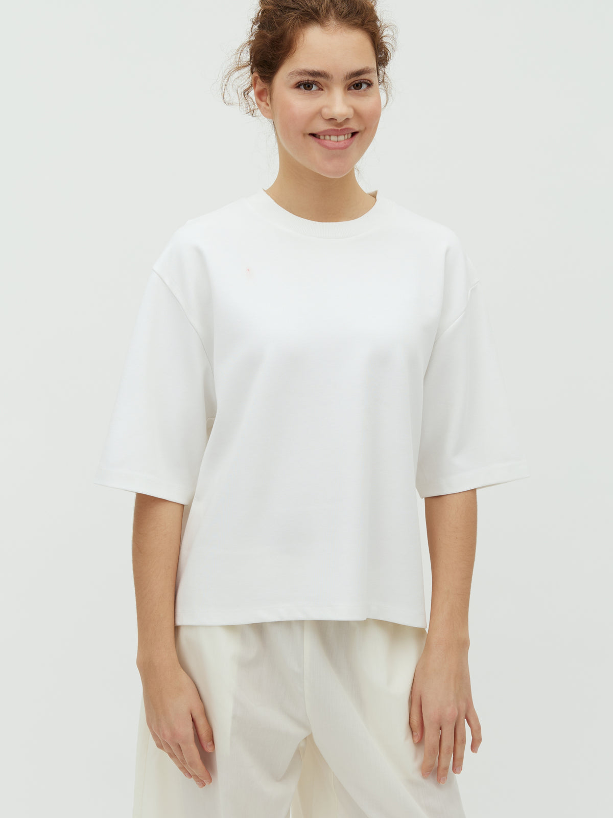 Emrys-M_White_Model_0