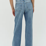 Amarillo-M_Light Blue Brushing_Model_2