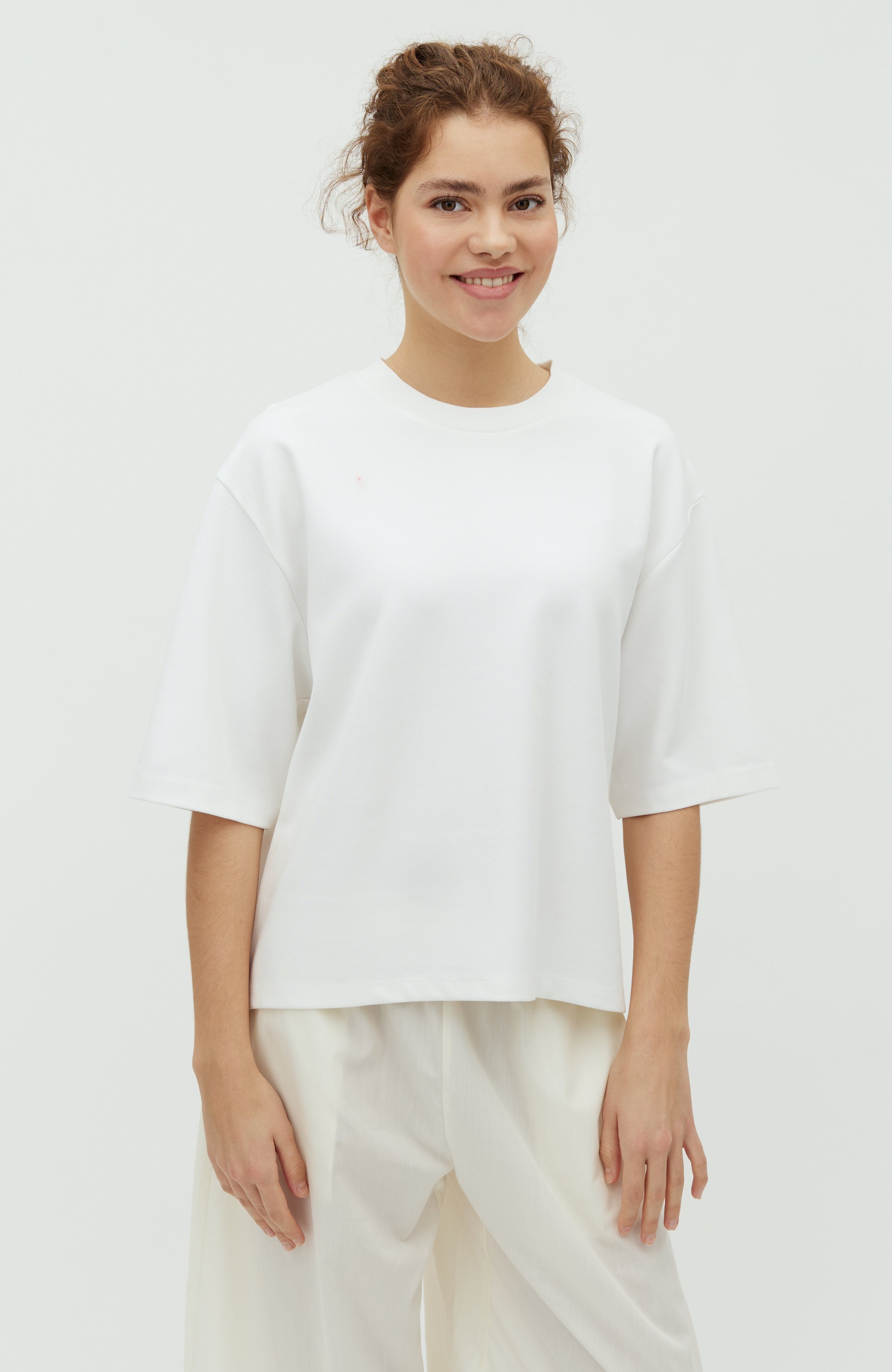 Emrys-M_White_Model_0