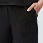 Emryn-M_Black_Model_2