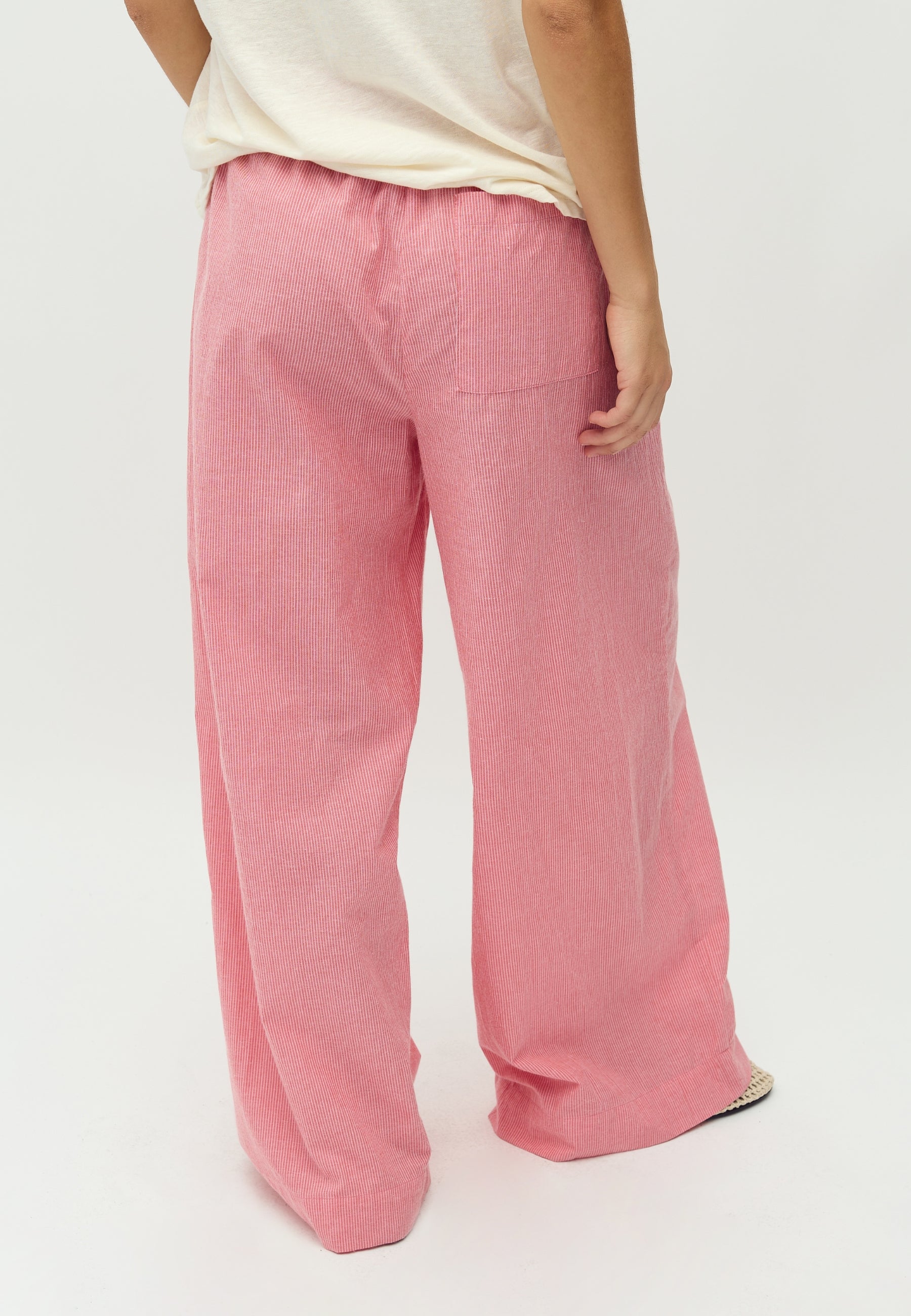 Clari-M_Pink Red Stripe_Model_3