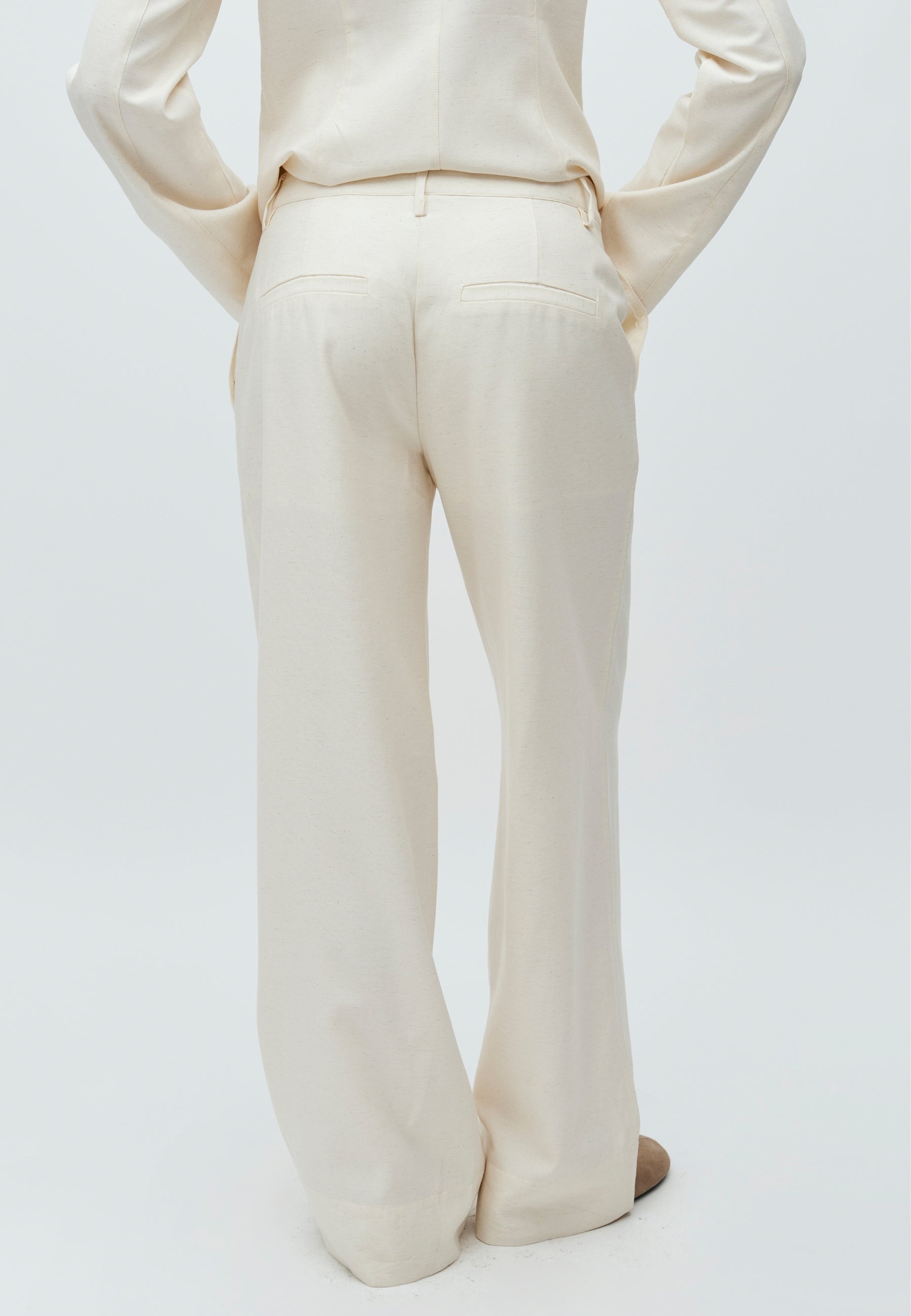 Fenna-M_Natural Light_Model_3