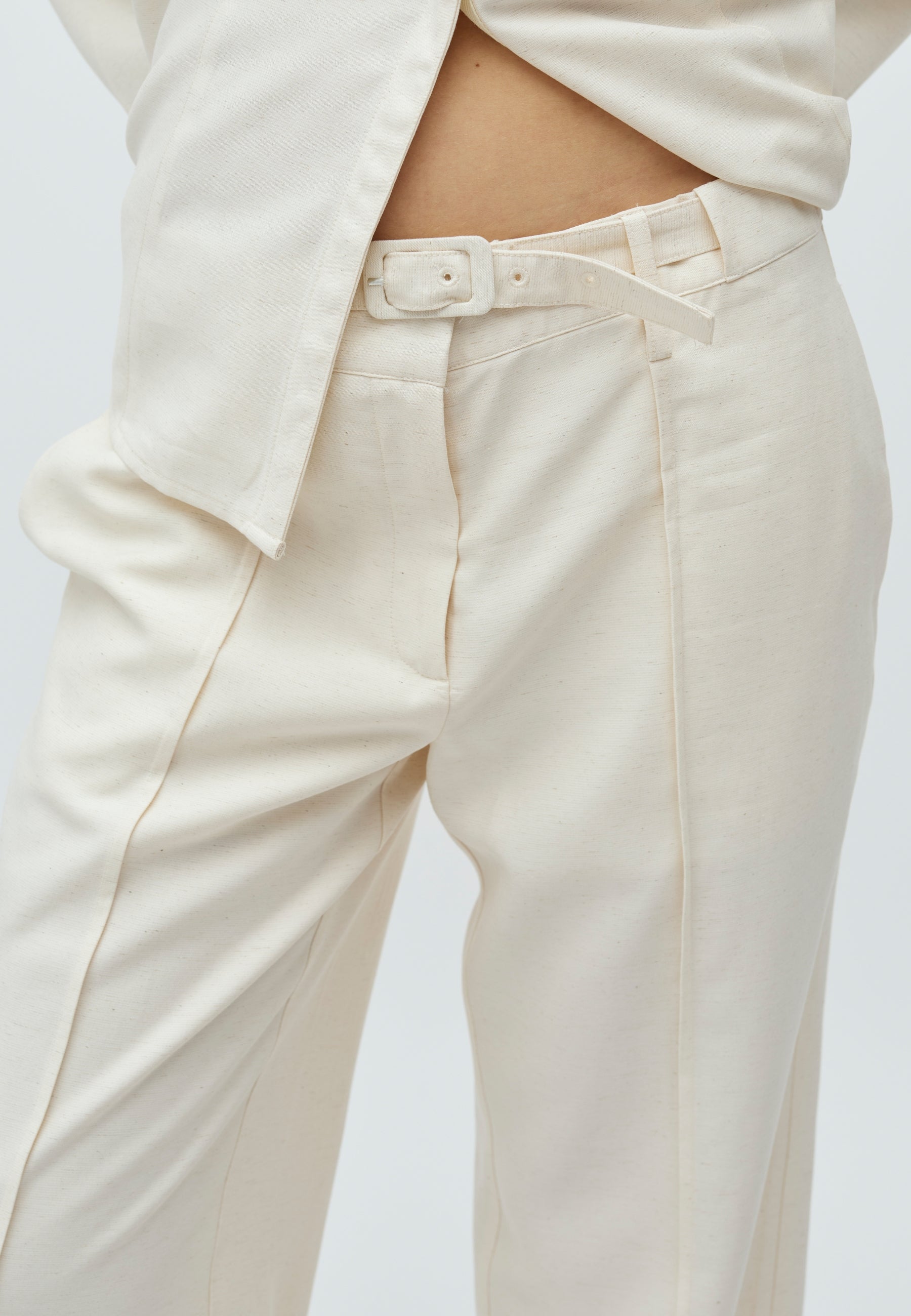 Fenna-M_Natural Light_Model_2