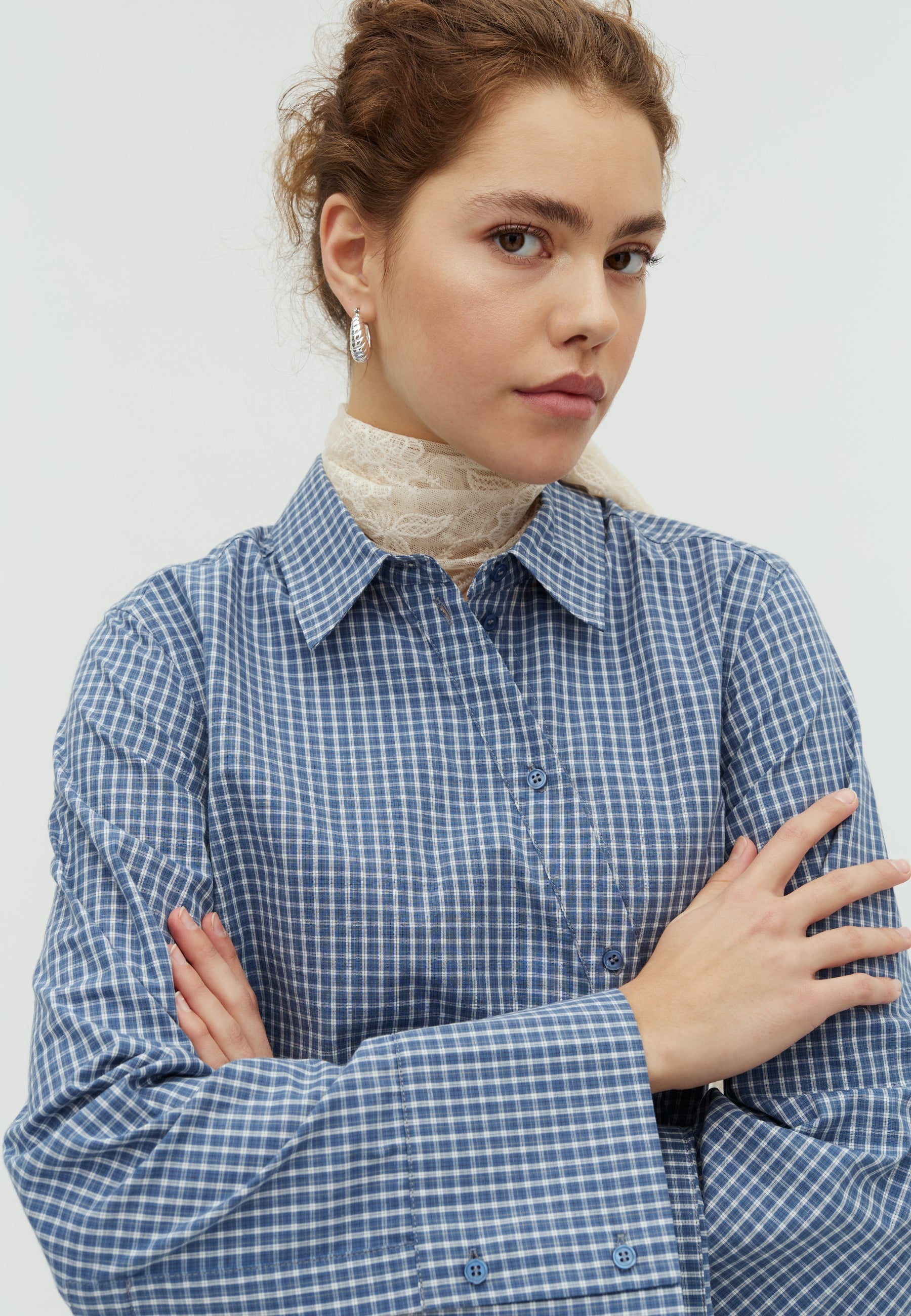 Loutro-M_Navy Blue Check_Model_1