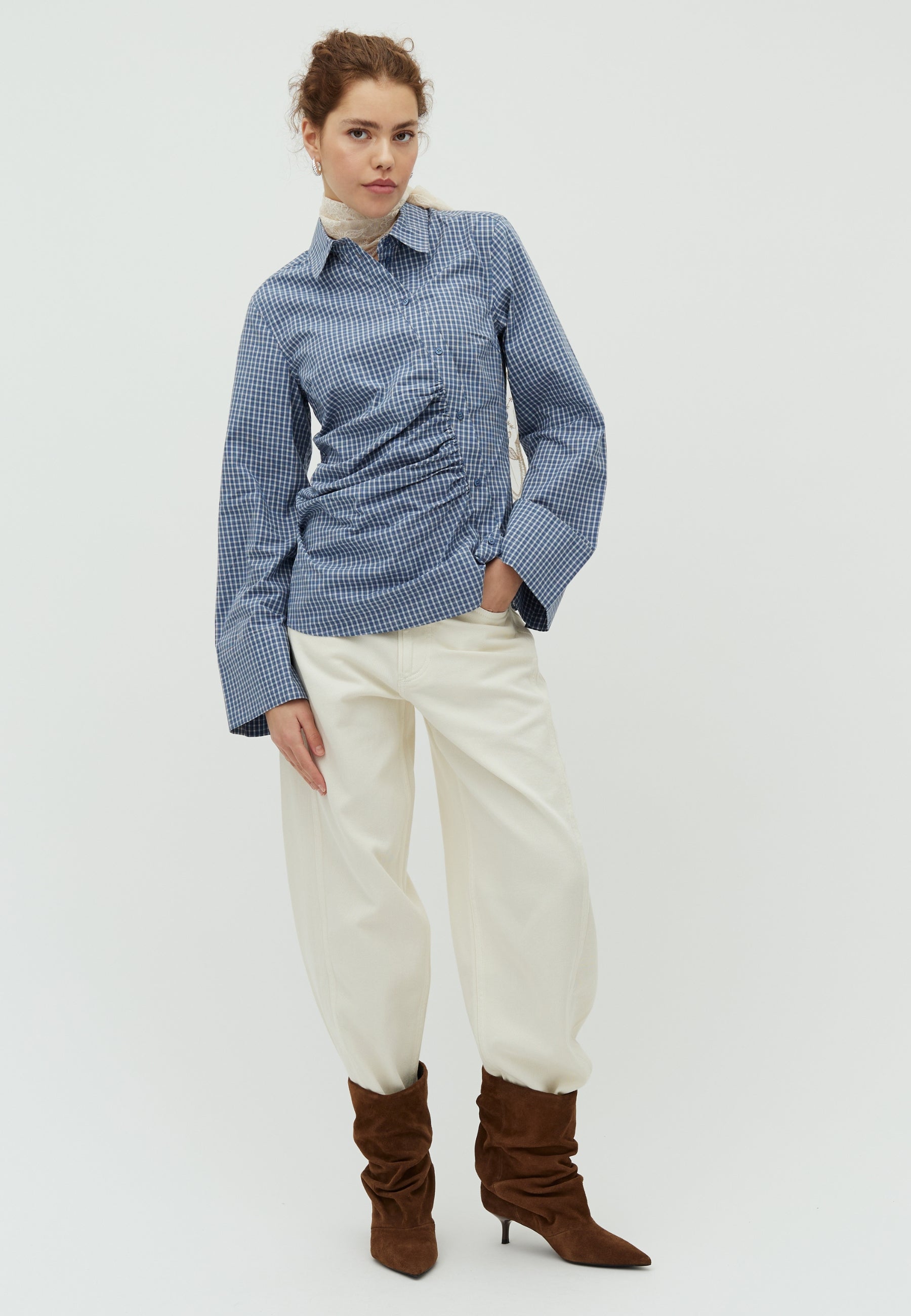 Loutro-M_Navy Blue Check_Model_3