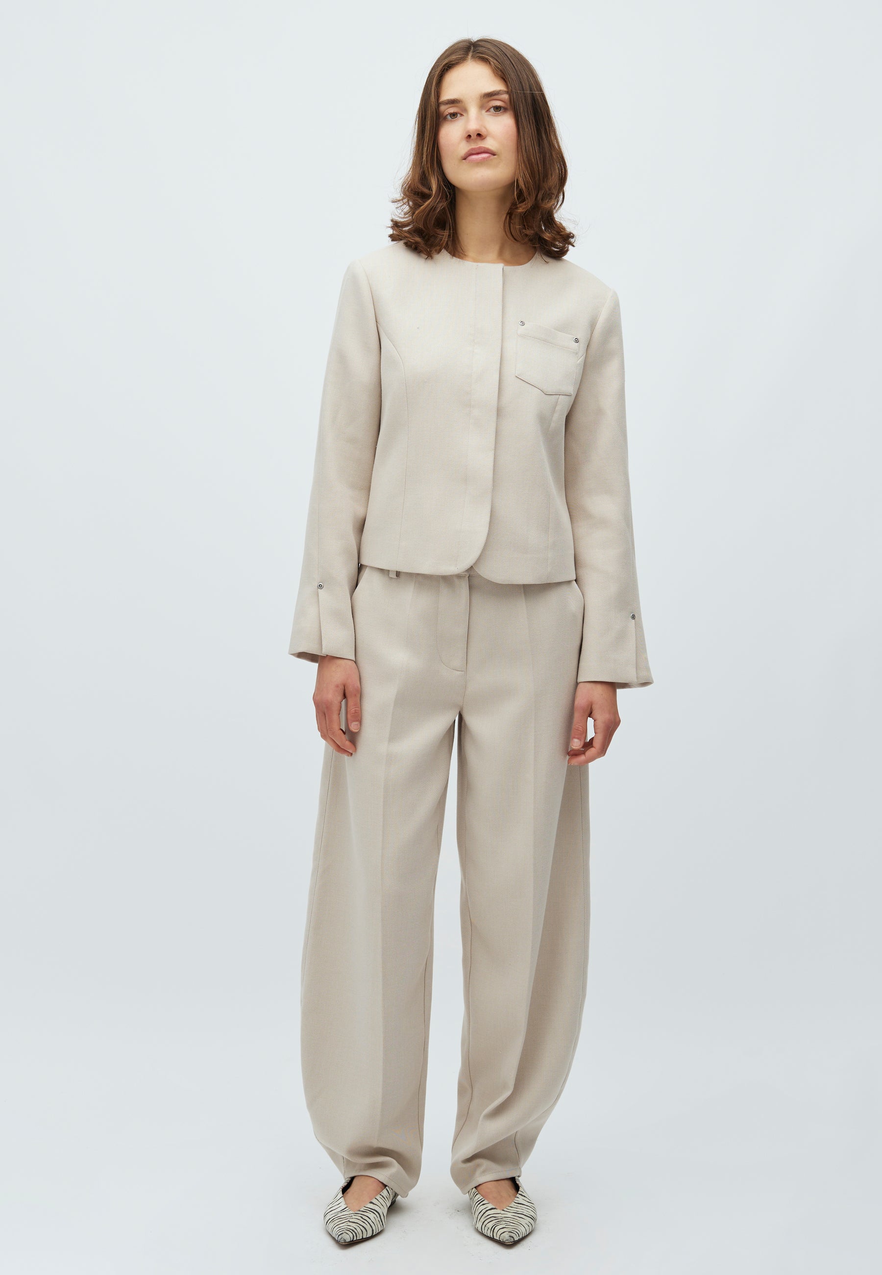 Torina-M_Spring Brown Melange_Model_3