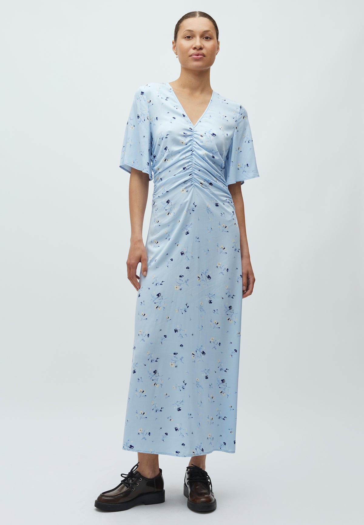 Ineya-M_Lupir Print Blue_Model_0