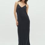 Leslee-M_Black_Model_0