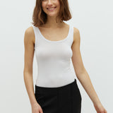 Sina_Optical White_Model_0