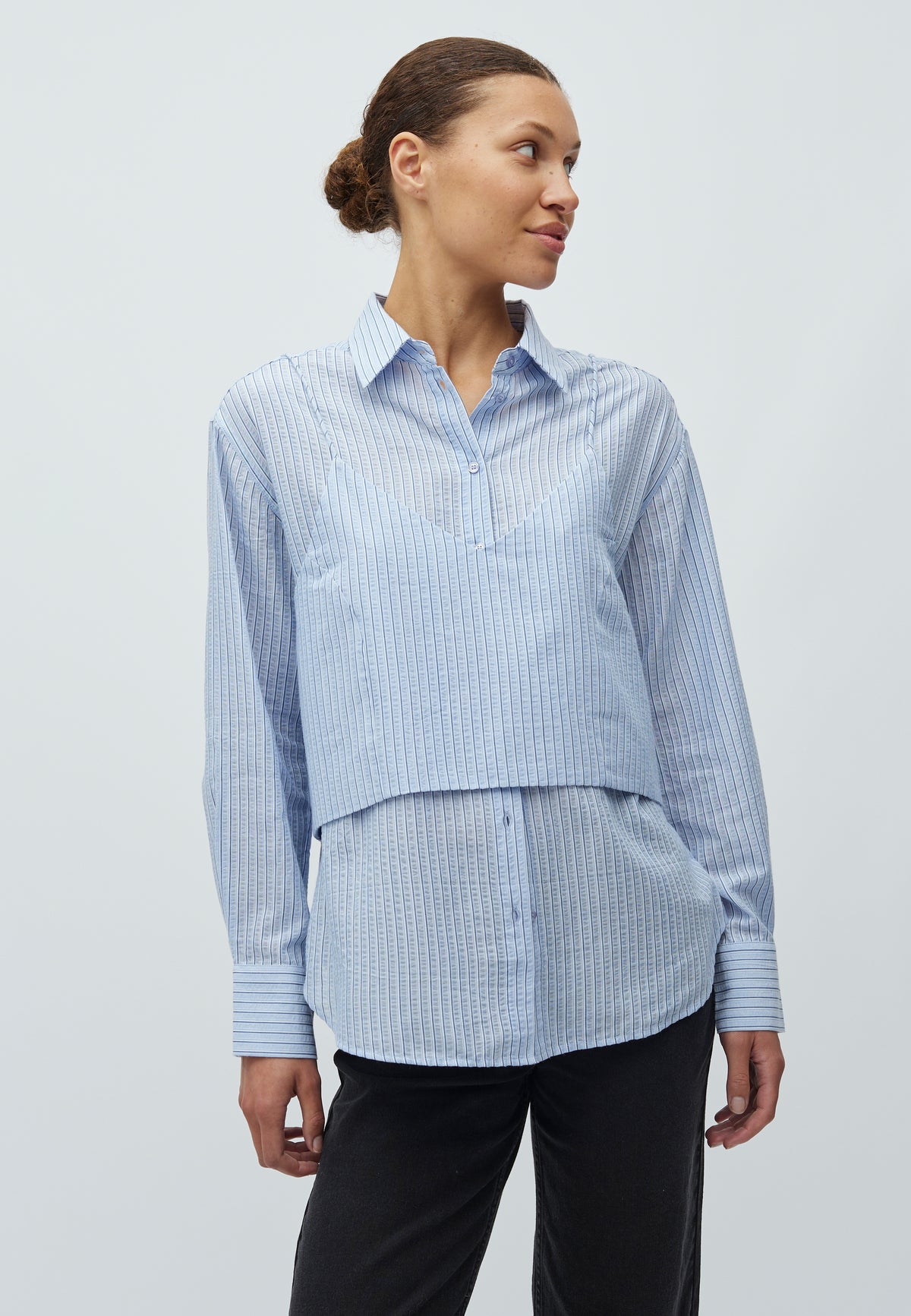 Aulora-M_Light Blue White Stripe_Model_0