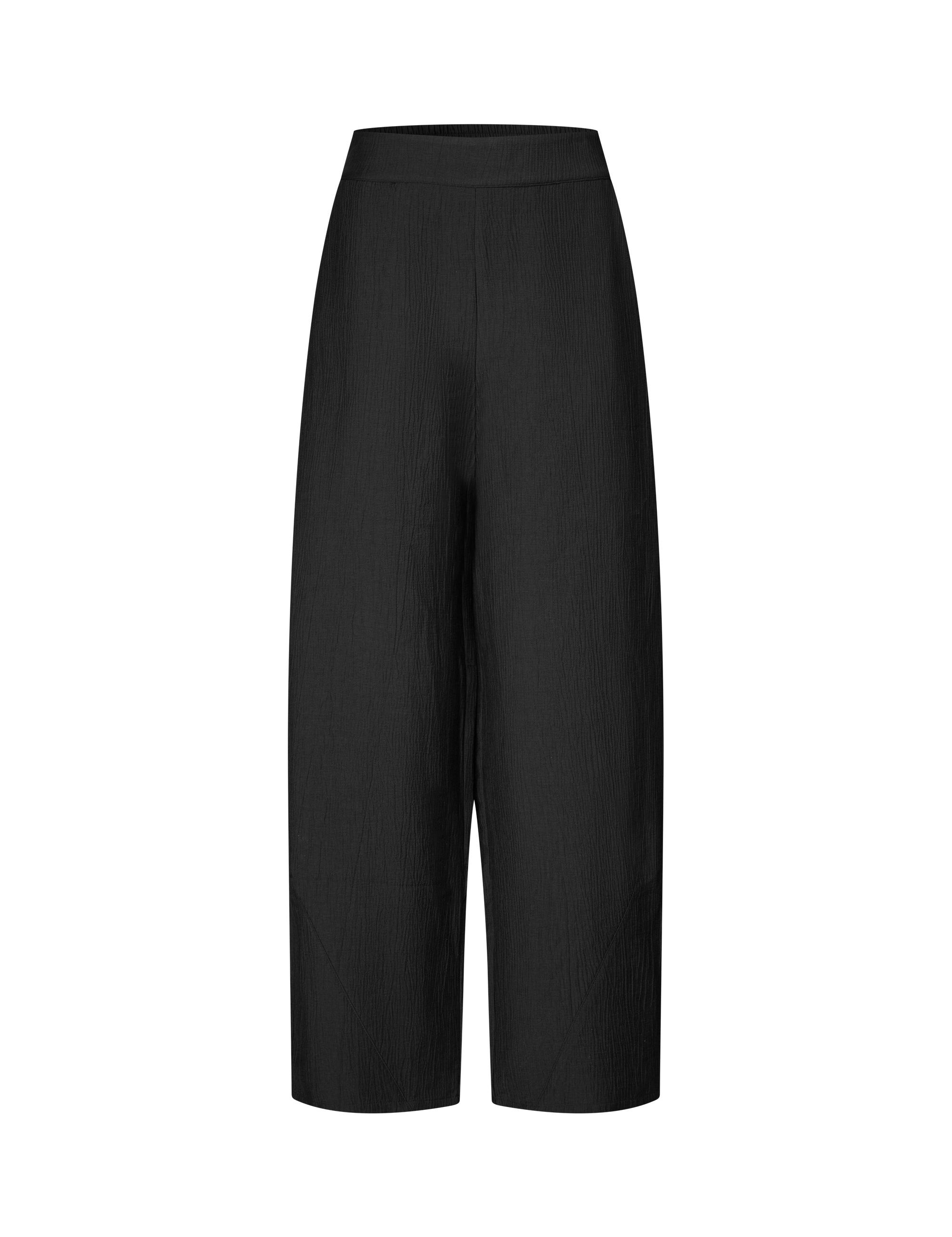 Emryn-M_Black_Packshot_0