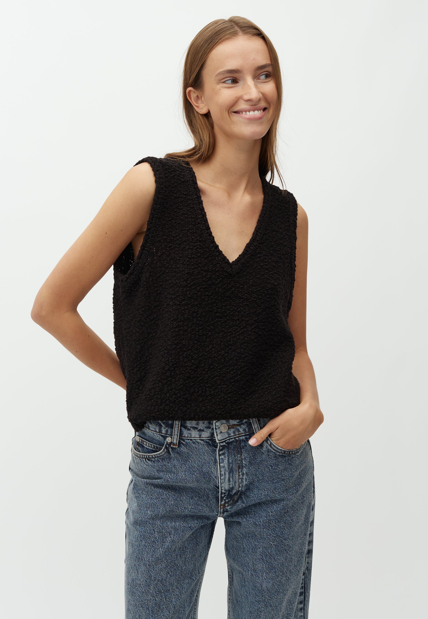 Merac V-M_Black_Model_1