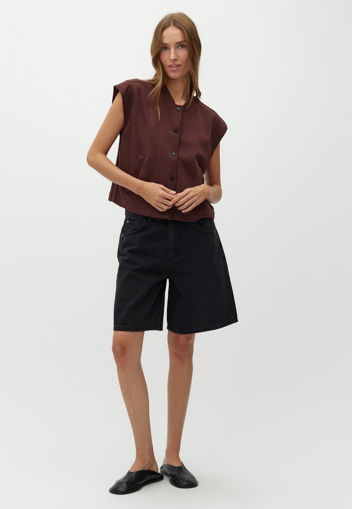 Talina-M_Rebel Black_Model_3