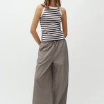 Clari-M_Java White Stripe_Model_0
