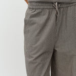 Clari-M_Java White Stripe_Model_2