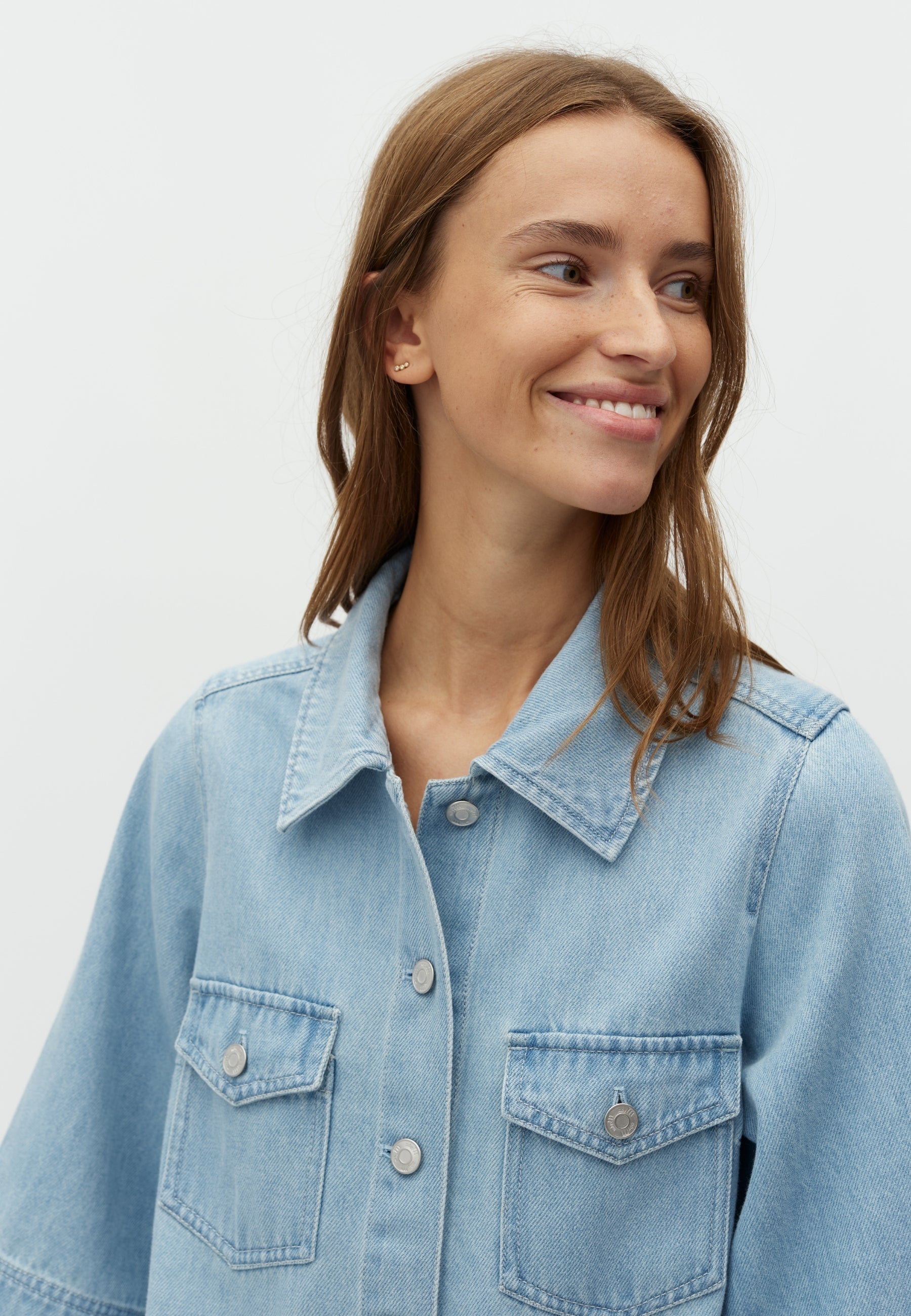 Mira-M_Lighter Soft Wash_Model_2