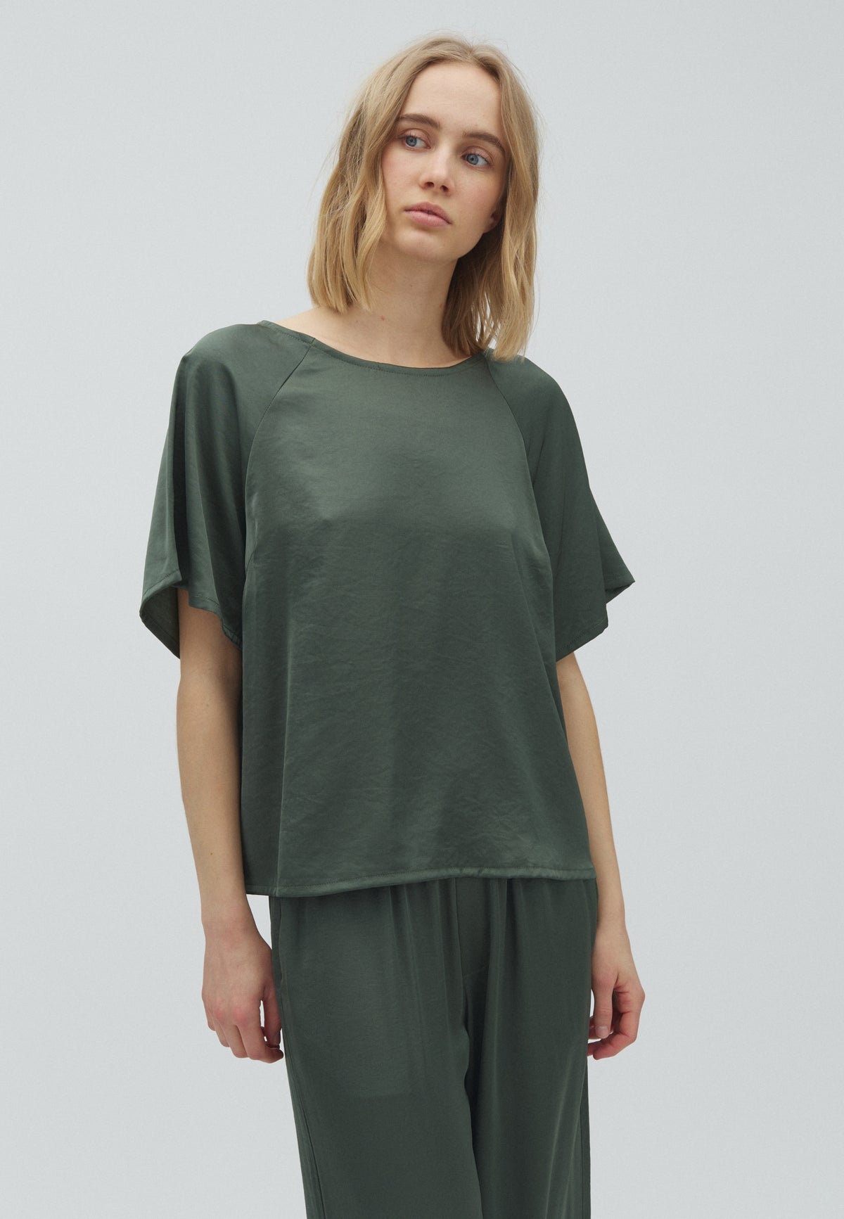 Damik-M_Dark Sea Spray_Model_0