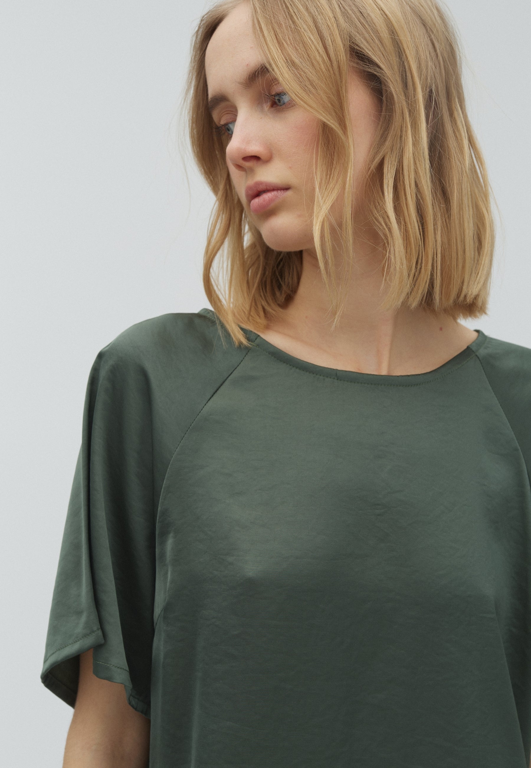 Damik-M_Dark Sea Spray_Model_1