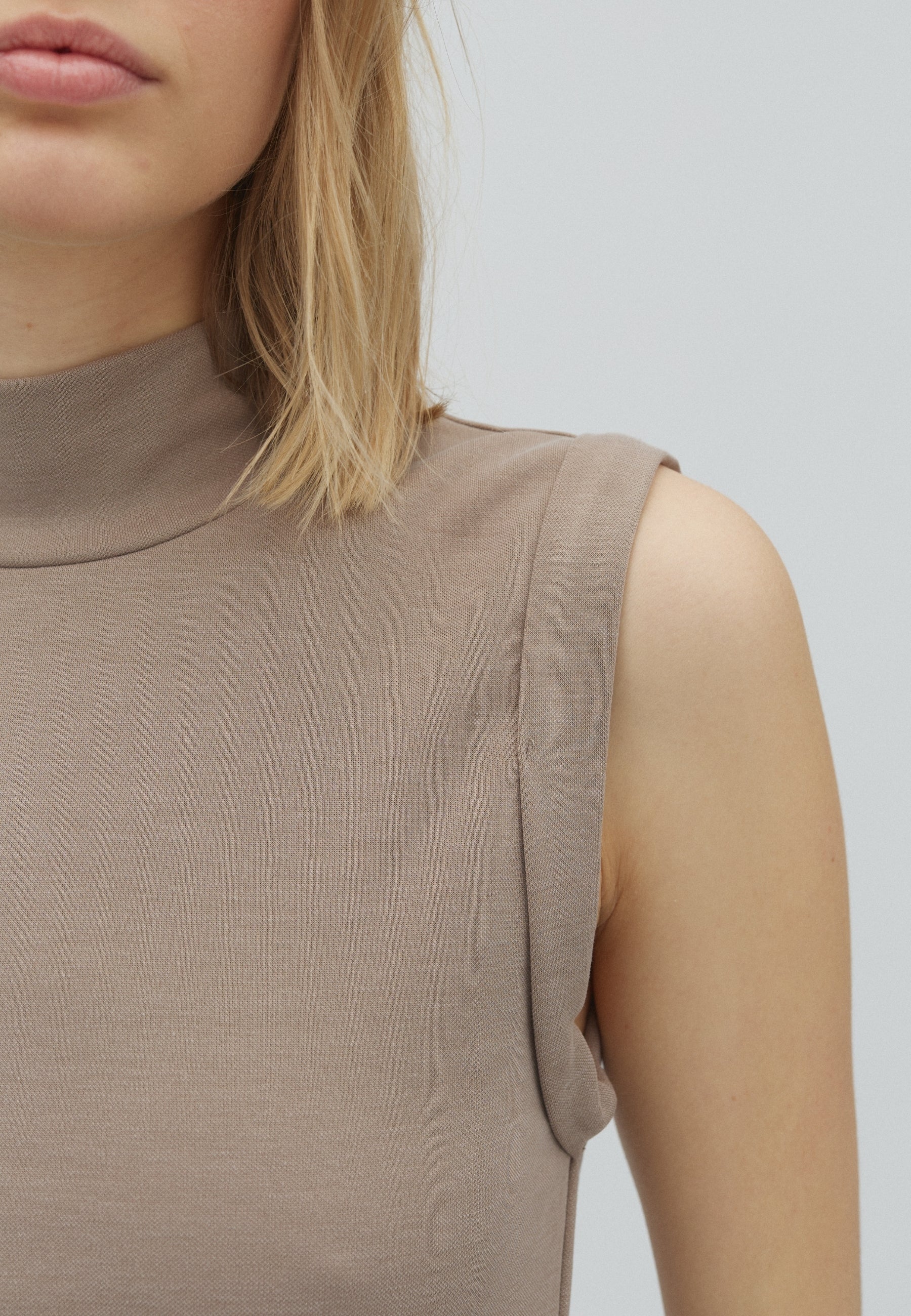 Maggi-M_Timber Wolf_Model_1