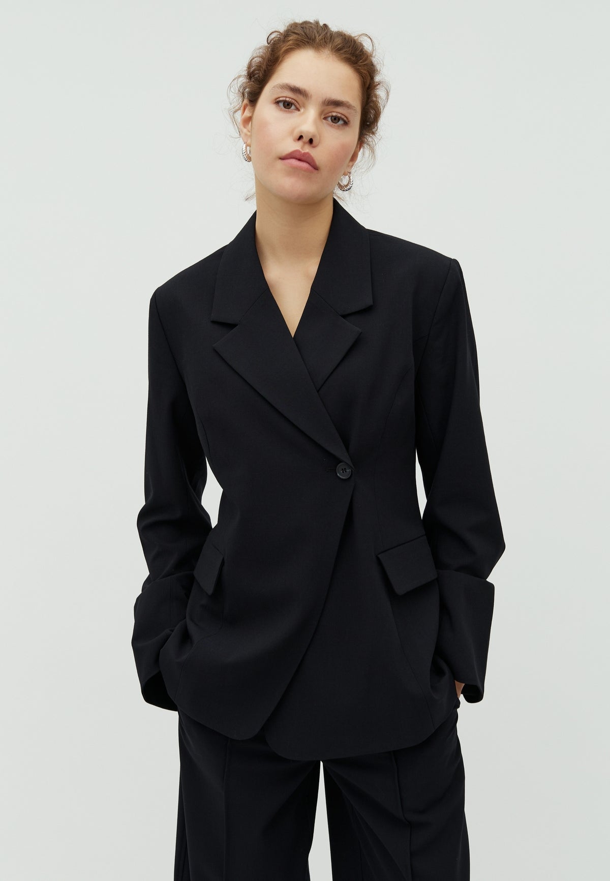 Frame-M_Black_Model_0