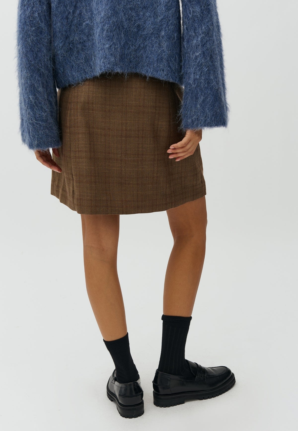 Kanille-M_Brown Falcon Check_Model_3