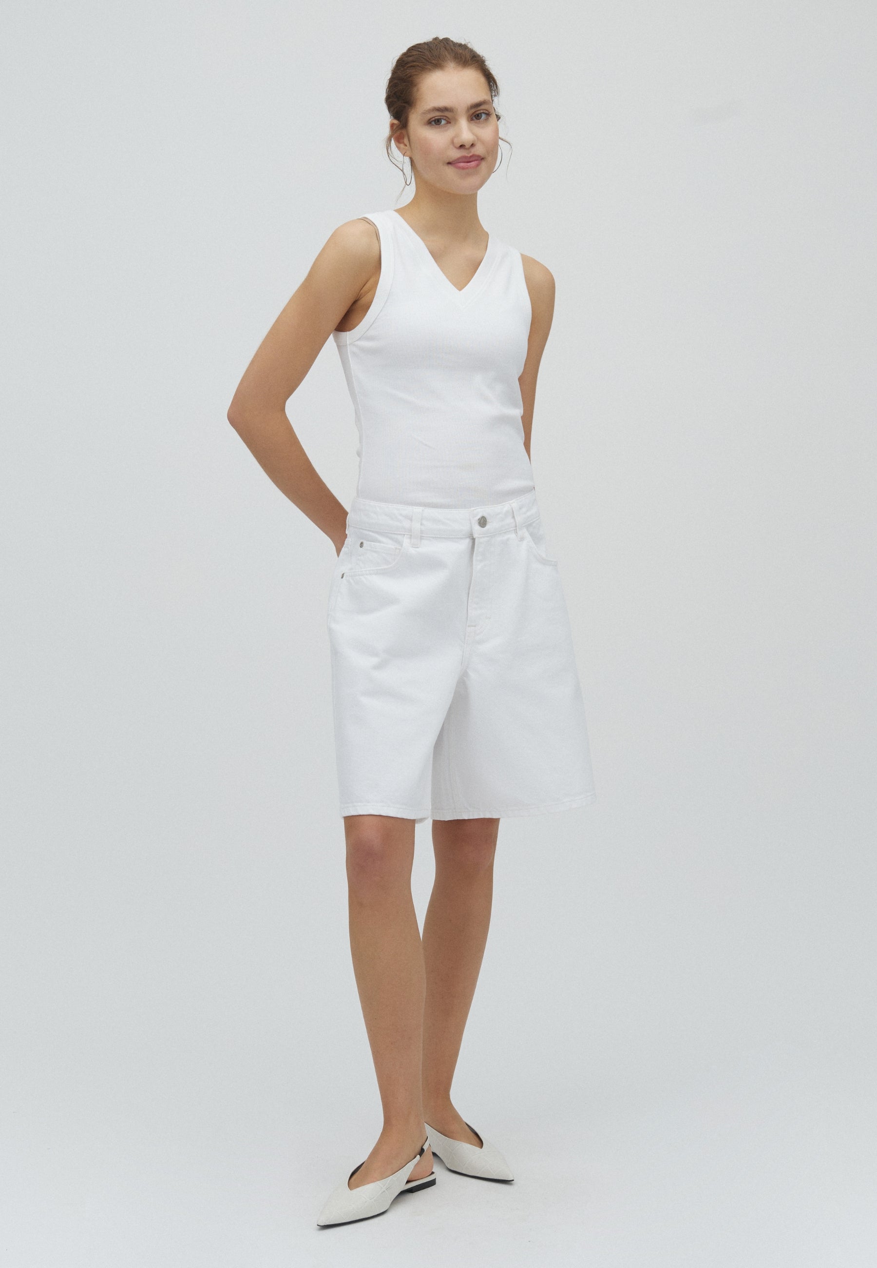 Talina-M_White_Model_0