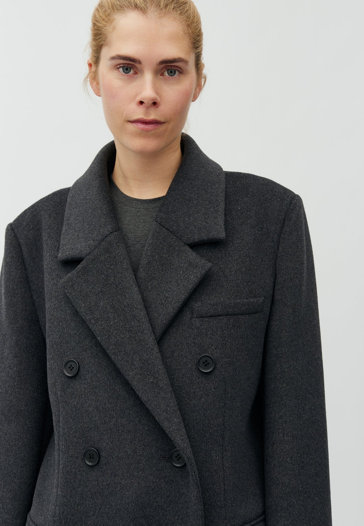 Nesmina-M_Dark Grey Melange_Model_1