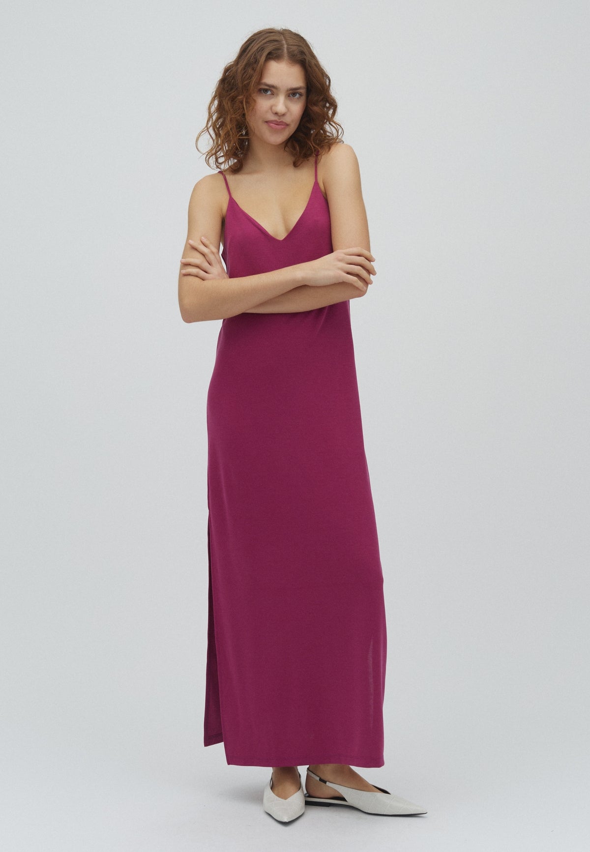 Leslee-M_Radiant Raspberry_Model_0