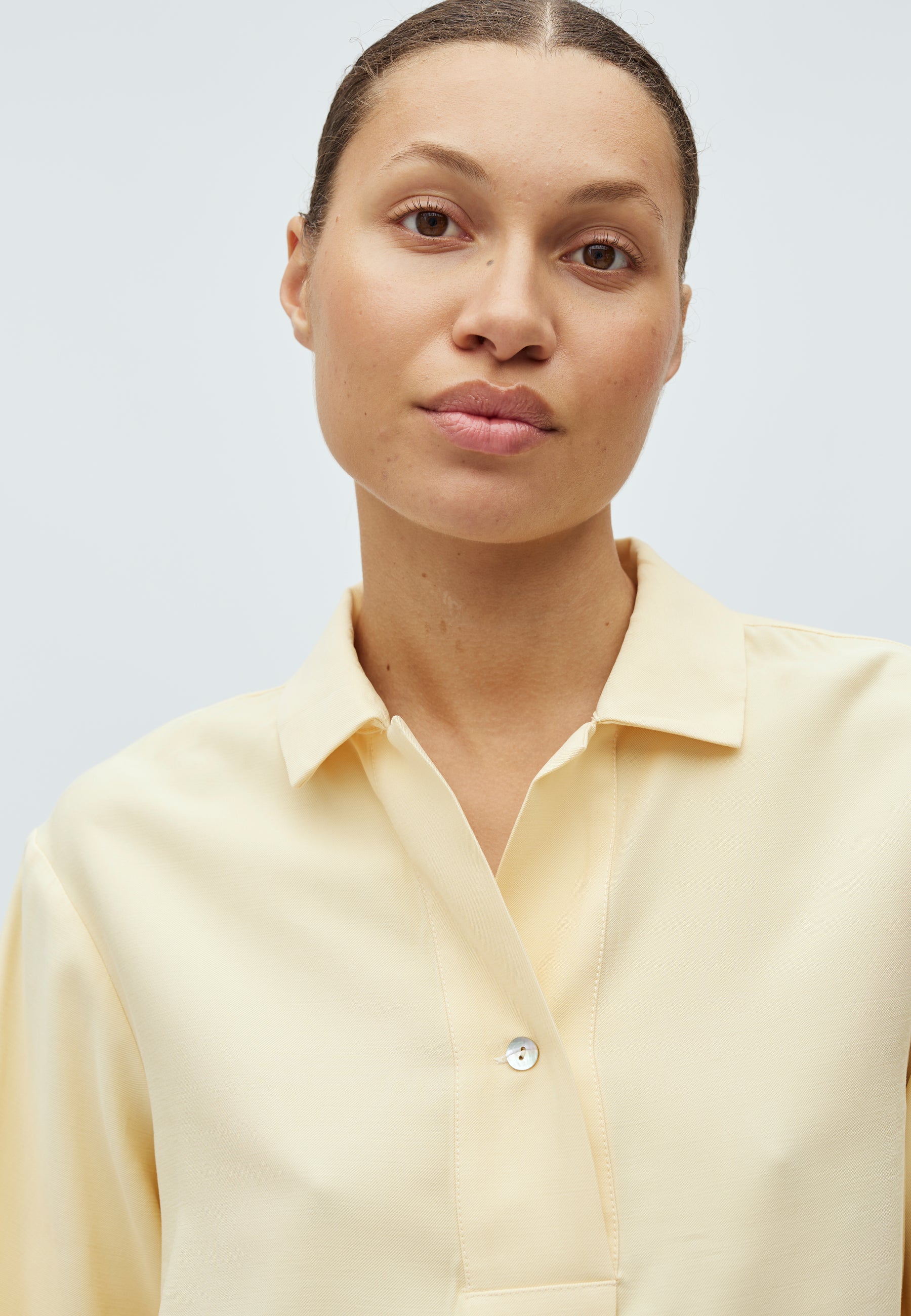 Elio-M_Summer Yellow_Model_1