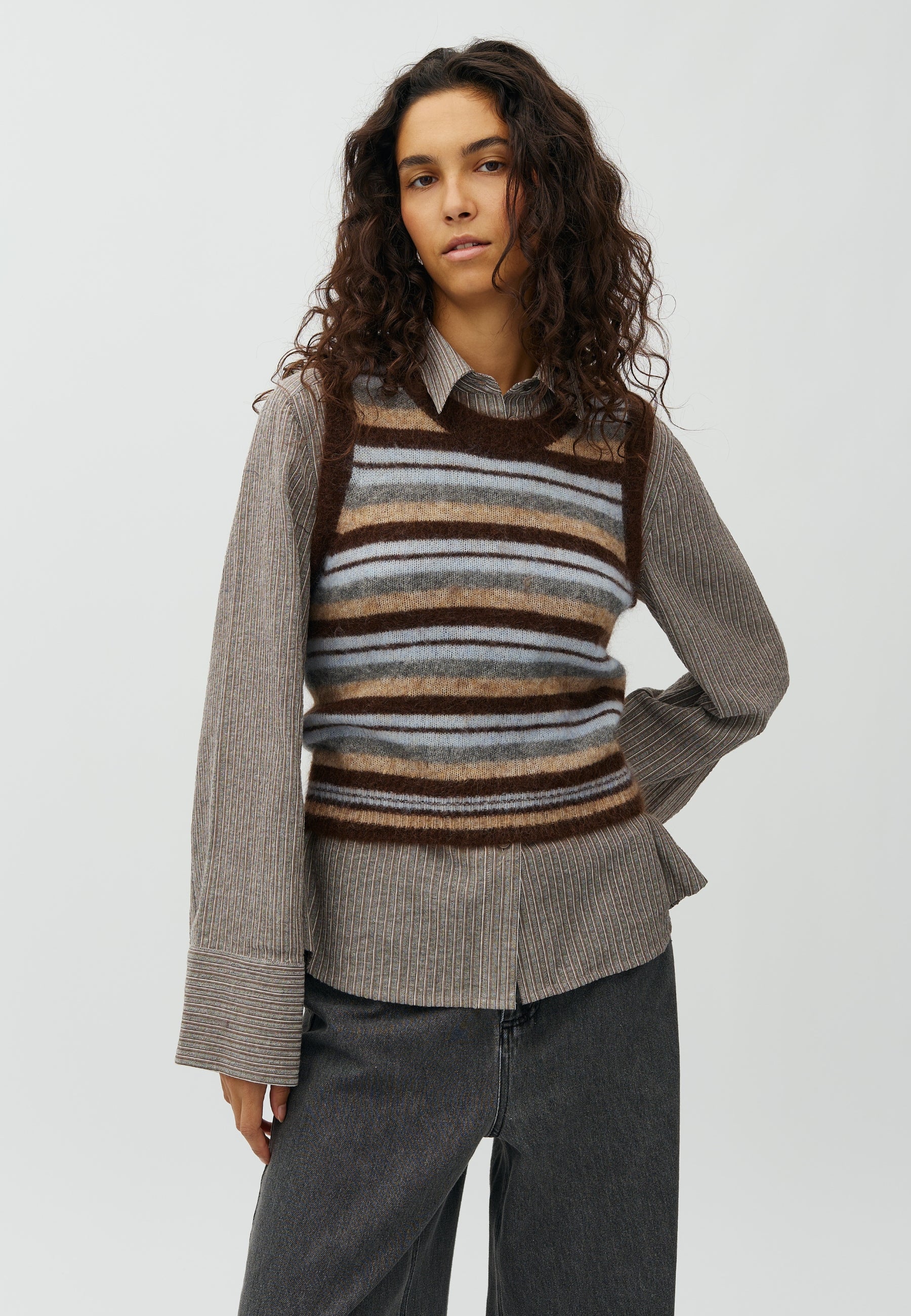 Flavin-M_Friday Mutli Stripe Brown_Model_0