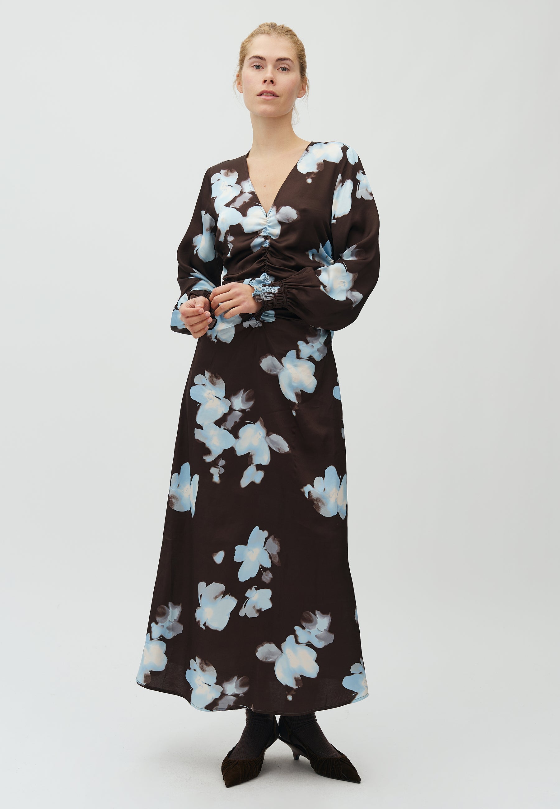 Tadema-M_Big Flower Paint_Model_0