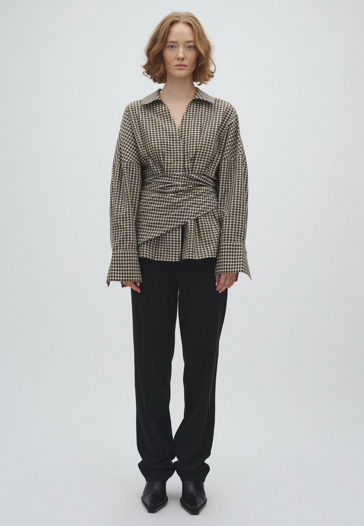 Isidor-M_Smoked Olive Check_Model_4