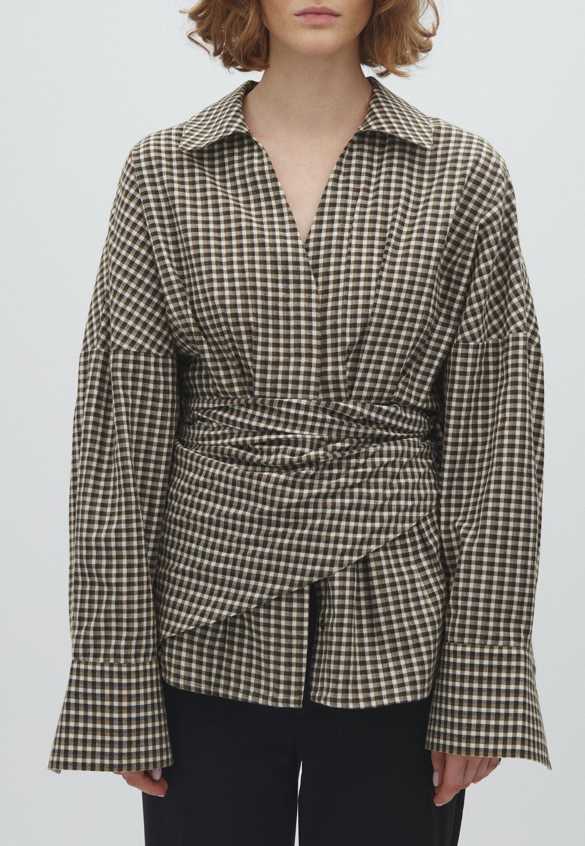 Merolda-M_Smoked Olive Check_Model_2