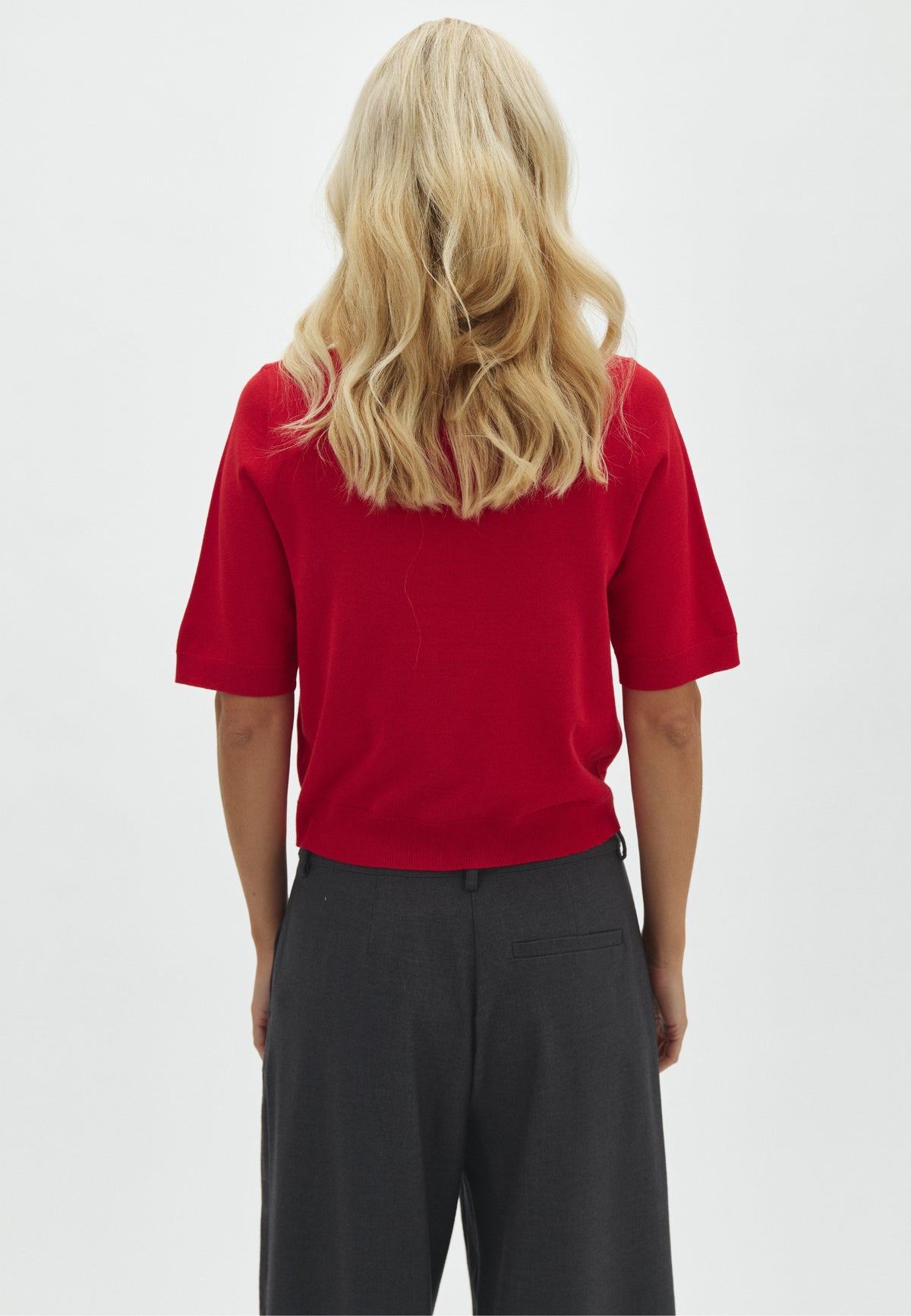 Clara Crew-M_Red Aura_Model_2