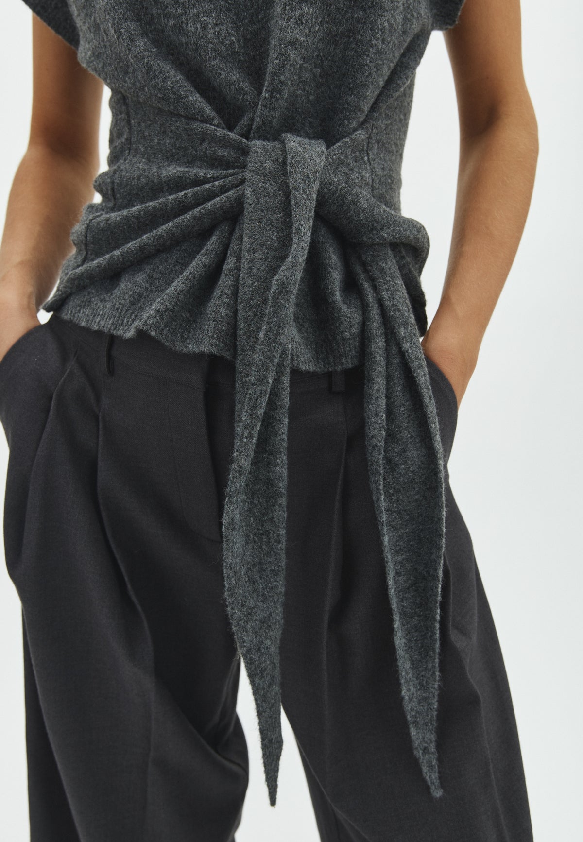 Sulana-M_Shadow Grey_Model_1