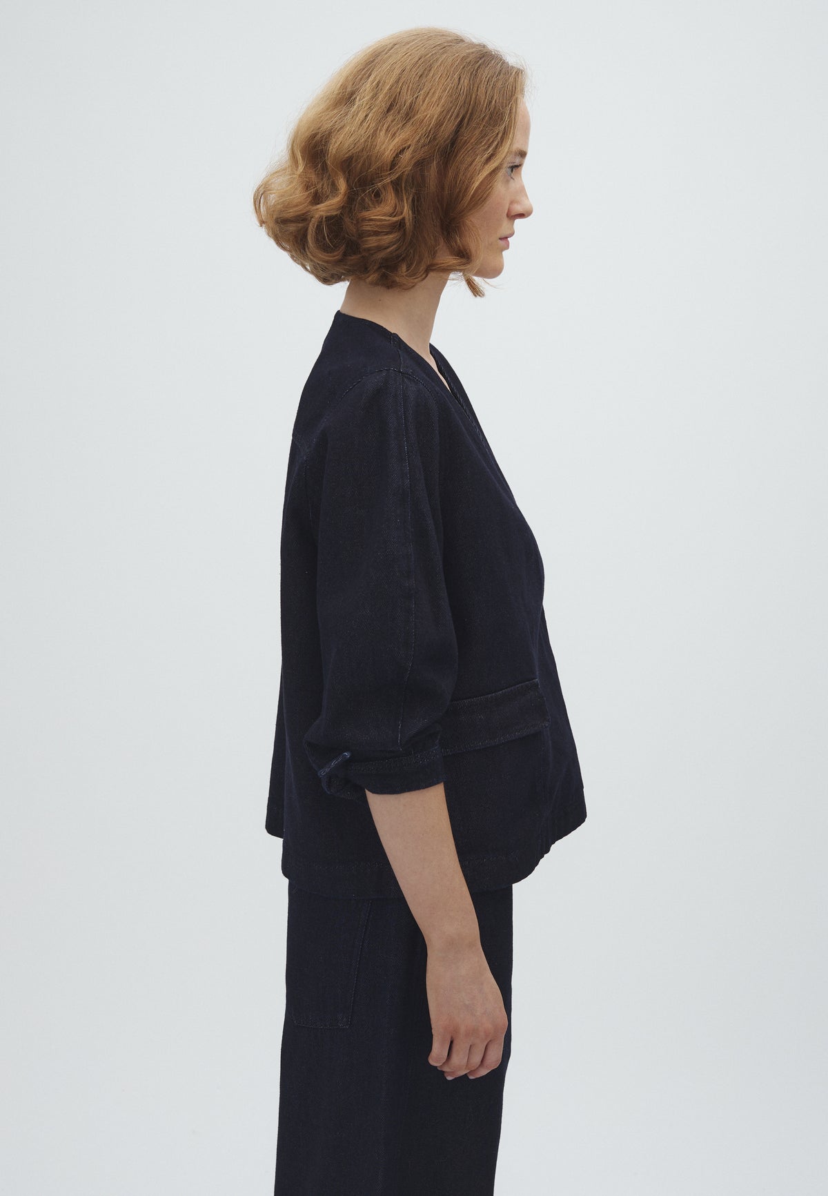 Haloan-M_Dark Blue_Model_3